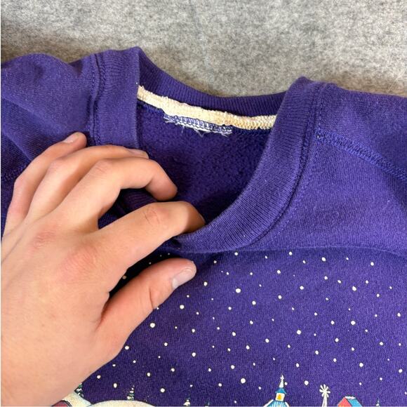 Vintage 80s Sweatshirt Womens Medium Purple Christmas Winter Crewneck Pullover - Picture 7 of 8
